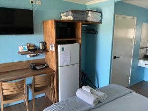 Η κουζίνα ή μικρή κουζίνα στο Moore Park Beach Inn