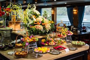 Φαγητό σε αυτό το πλωτό κατάλυμα ή κάπου εκεί κοντά +95 φωτογραφίες