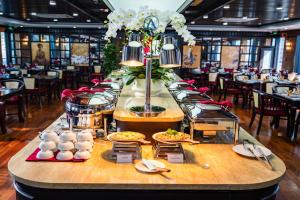 Mad på båden eller i nærheden + 92 billeder