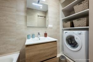 Φωτογραφία από το άλμπουμ του Appartement pieds des pistes et commerces σε La Celle-sous-Gouzon +2 φωτογραφίες