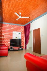 Μια τηλεόραση ή/και κέντρο ψυχαγωγίας στο Dua farms