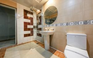 Ένα μπάνιο στο 천안 호텔 하루