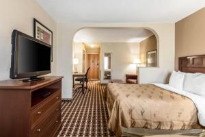 Μια τηλεόραση ή/και κέντρο ψυχαγωγίας στο Quality Suites Paducah I-24