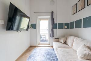 Μια τηλεόραση ή/και κέντρο ψυχαγωγίας στο 70m2 - 3 Bedrooms - Balcony - Near Uni - Netflix