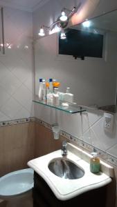Bathroom sa Corrientes y Uruguay