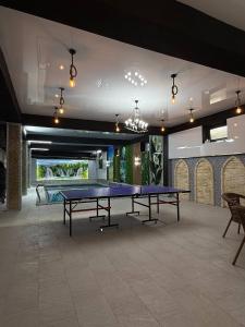 Πινγκ πονγκ στο KAMIR Guest House ή εκεί κοντά