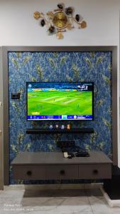 Et tv og/eller underholdning på Shree Krushn