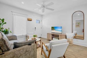 Et tv og/eller underholdning på Bayside Cutie at Bayside Bungalow