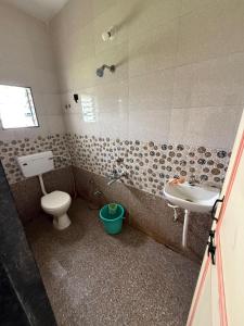 Ένα μπάνιο στο Hotel Chaturthi