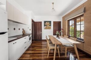 Kuchyň nebo kuchyňský kout v ubytování Westend Studio - Cozy King Stay on 5 Acres + 7 fotografií