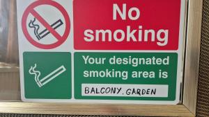 Un certificado, premio, letrero u otro documento en Single Room Excellent Central Location in Derby