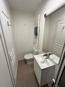 Φωτογραφία από το άλμπουμ του T2 calme - clim et parking privé - Abbaye aux Dames στο Saintes