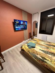 Φωτογραφία από το άλμπουμ του T2 calme - clim et parking privé - Abbaye aux Dames στο Saintes