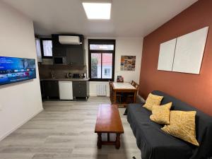 Φωτογραφία από το άλμπουμ του T2 calme - clim et parking privé - Abbaye aux Dames στο Saintes