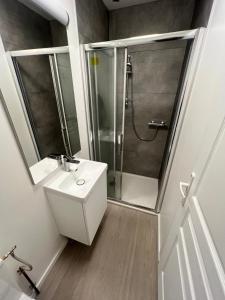 Φωτογραφία από το άλμπουμ του T2 calme - clim et parking privé - Abbaye aux Dames στο Saintes