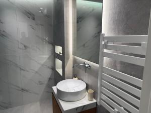 Et badeværelse på Sea View Nafplio Luxury Apartment + 34 billeder