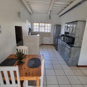 Η κουζίνα ή μικρή κουζίνα στο Journey Guesthouse