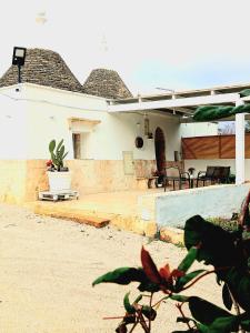 Το κτήριο όπου στεγάζεται  η παραθεριστική κατοικία