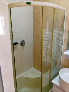 Phòng tắm tại Heirloom Luxury Hotel and Apartments