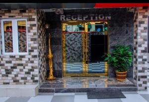 Η πρόσοψη ή η είσοδος του hotels connect