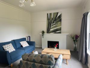 Гостиная зона в Elegant family home in Croydon near shops and transit