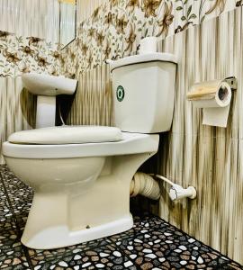 Ένα μπάνιο στο Karu' place Sigiriya