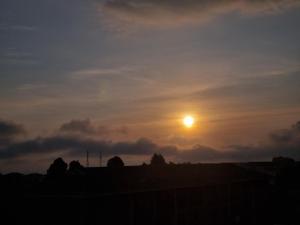 Η ανατολή ή δύση του ηλίου όπως φαίνεται από αυτό το bed & breakfast ή από εκεί κοντά