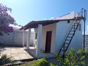 Το κτήριο όπου στεγάζεται  η παραθεριστική κατοικία