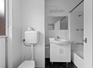 Koupelna v ubytování Perth CBD Retreat