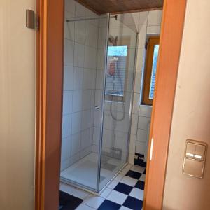 Ένα μπάνιο στο Nachhaltige FeWo am Ossiacher See +11 φωτογραφίες