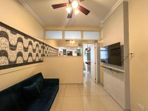 Et tv og/eller underholdning på Copa Dream Stay, Janela Acústica, 2 min a pé da Praia, Wi-Fi, Ar Condicionado