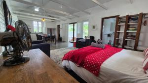 Postel nebo postele na pokoji v ubytování 40 on Longmarket + 38 fotografií