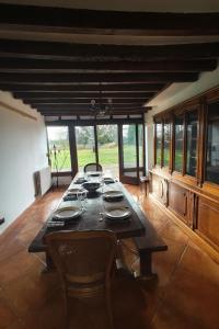 Φωτογραφία από το άλμπουμ του Havre de paie en Sologne avec piscine σε Saint-Viâtre