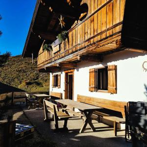 Здание апартаментов/квартиры +19 фотографий