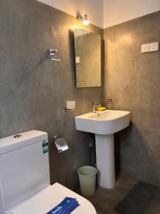 Ένα μπάνιο στο Villa Aureia