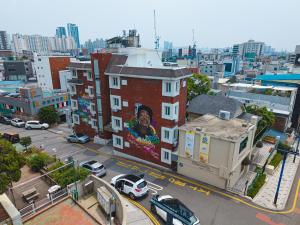 Γενική άποψη της πόλης Ίντσον ή θέα της πόλης από  αυτό το πανδοχείο