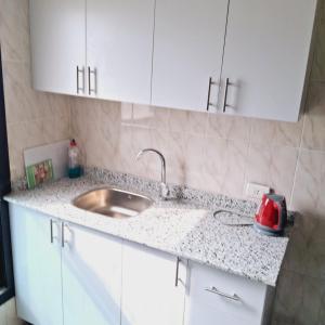 Η κουζίνα ή μικρή κουζίνα στο Cali Residence +92 φωτογραφίες