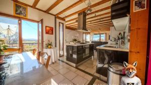 Φωτογραφία από το άλμπουμ του Le chalet au domaine de Tara σε LʼHôpital-du-Grosbois