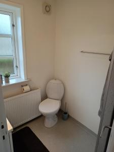 Ένα μπάνιο στο Bolig ved hav og fjord +11 φωτογραφίες