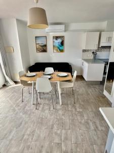 Køkken eller tekøkken på Cala Porter Soleil & Mer Collection