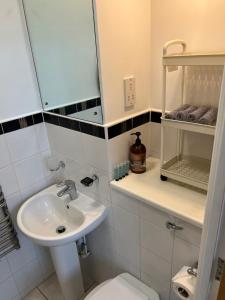 Ένα μπάνιο στο Private Ensuite- Shared Living- City Centre +14 φωτογραφίες
