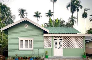 Το κτήριο όπου στεγάζεται  η παραθεριστική κατοικία