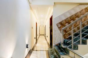 Galería fotográfica de Hotel O The Skies en Juhi Bari