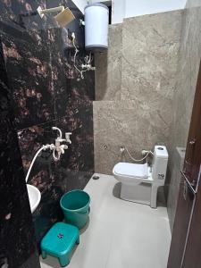 Et badeværelse på Shri Ladli ji homestay