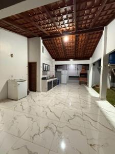 Nhà bếp/bếp nhỏ tại Casa da família