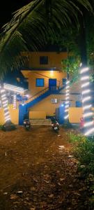 Κήπος έξω από το karma stays hostel morjim +9 φωτογραφίες