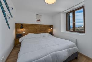 Una cama o camas en una habitación de Camp de Base - retraite d'exception 16 personnes