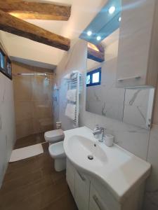 Ένα μπάνιο στο Casa sulla Laguna CASTELLO +91 φωτογραφίες