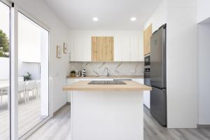 Η κουζίνα ή μικρή κουζίνα στο Casa Doña Juana - Villa de 4 dormitorios con jacuzzi y gran zona exterior