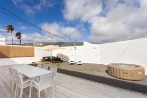 Μπαλκόνι ή βεράντα στο Casa Doña Juana - Villa de 4 dormitorios con jacuzzi y gran zona exterior